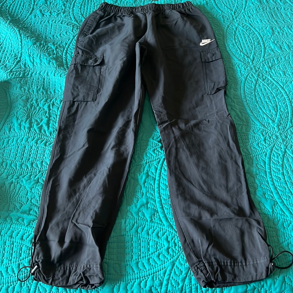 Nike black cargo pants size medium